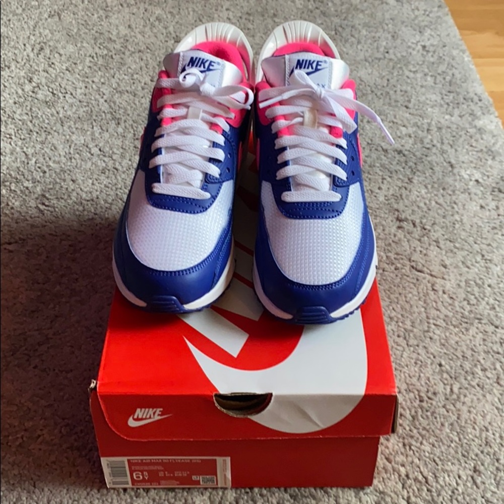 COPY - Nike Womens Air Max 90 Flyease, Size 8